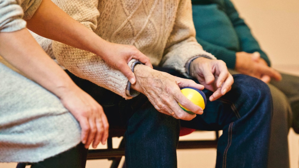 New study suggests that caregiving may lessen states of depression (Pexels/Matthias Zomer) 